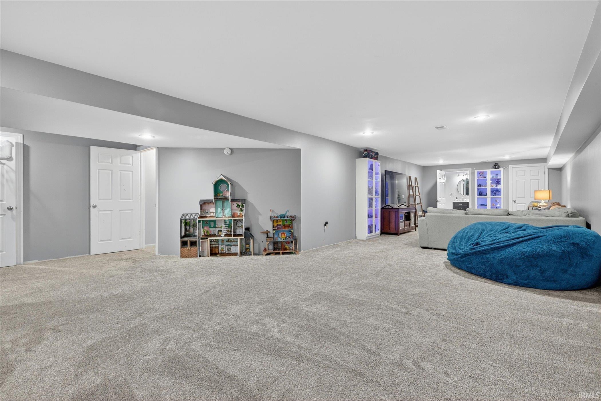 21968 Sandy Hill Lane South Bend IN 46628