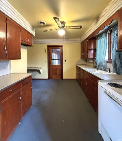 312 E Main Street Farmersburg IN 47850