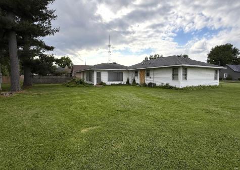 312 E Main Street Farmersburg IN 47850