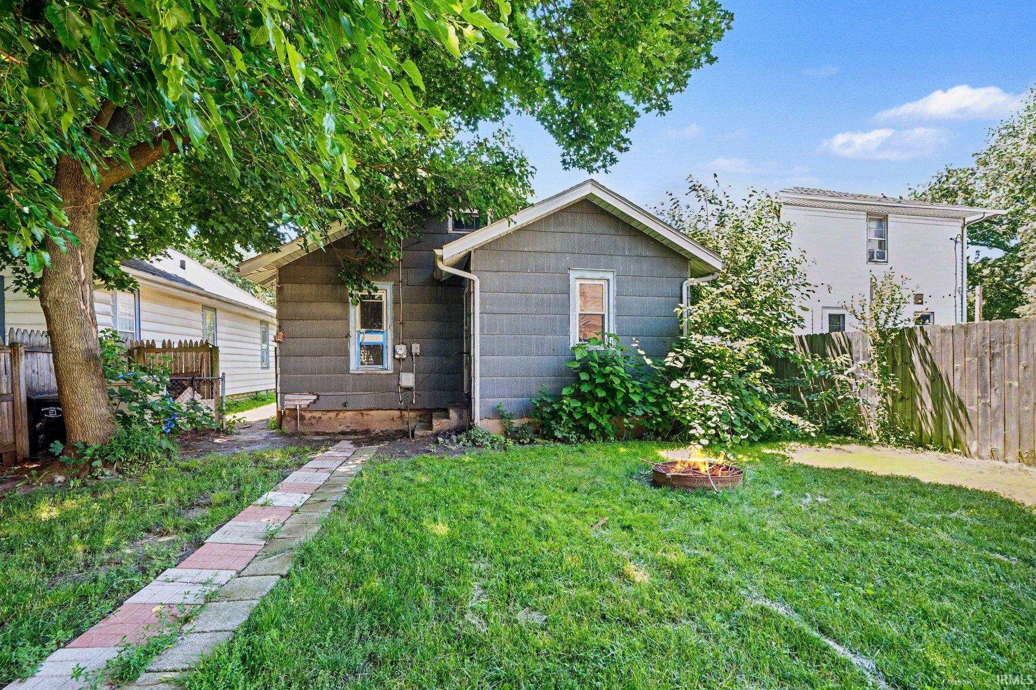 809 Altgeld Street South Bend IN 46614