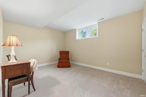 527 Chestnut Hills Parkway Fort Wayne IN 46814