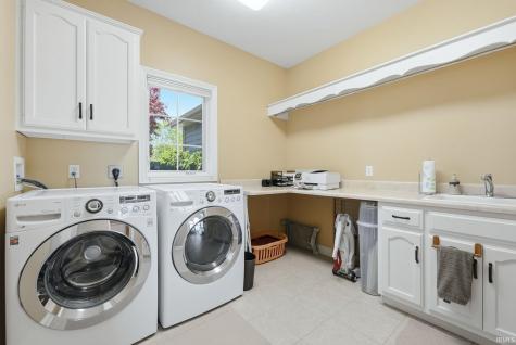 527 Chestnut Hills Parkway Fort Wayne IN 46814