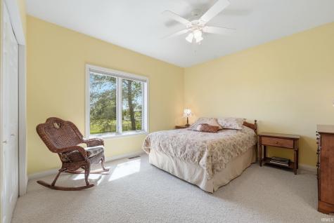 527 Chestnut Hills Parkway Fort Wayne IN 46814