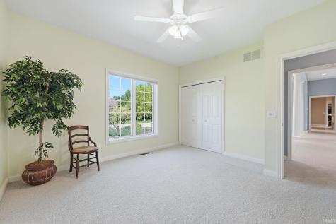 527 Chestnut Hills Parkway Fort Wayne IN 46814