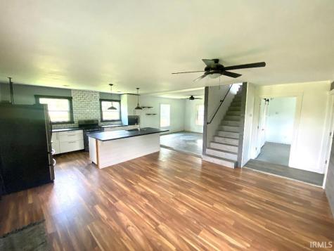 2339 E Tulip Road Bloomfield IN 47424