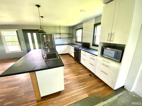 2339 E Tulip Road Bloomfield IN 47424