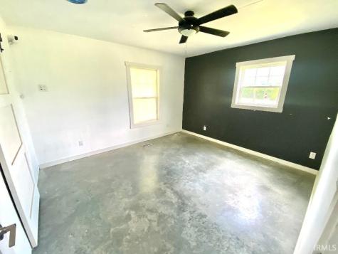 2339 E Tulip Road Bloomfield IN 47424