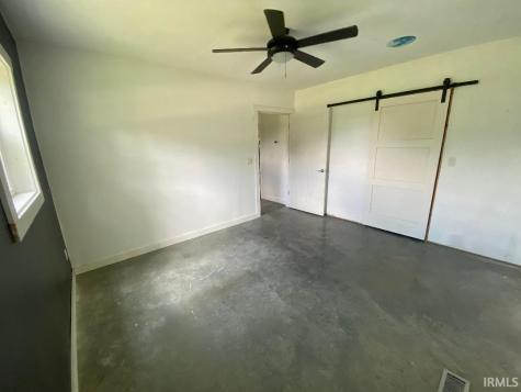 2339 E Tulip Road Bloomfield IN 47424