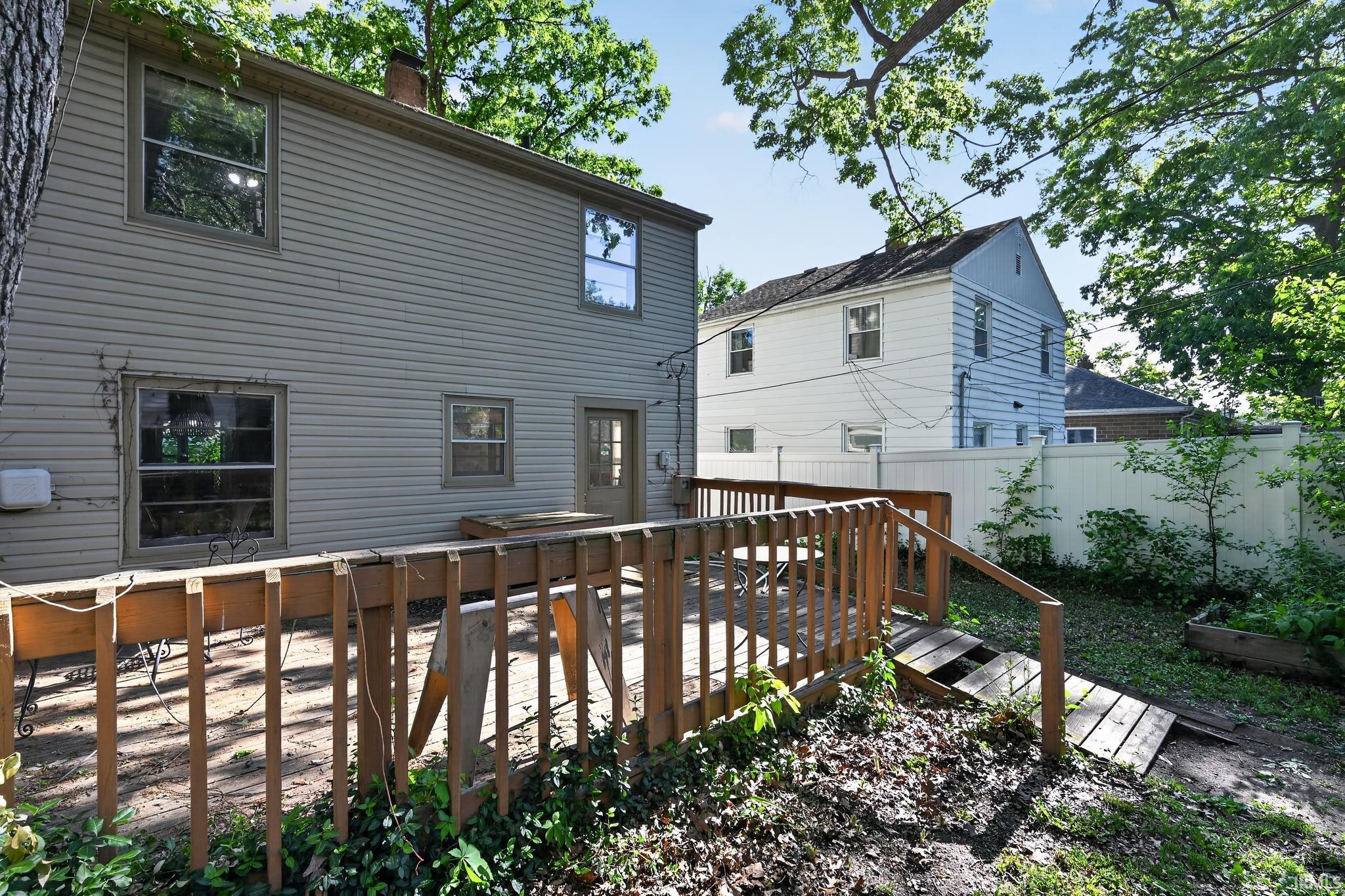 1010 W Lawrence Street Mishawaka IN 46545