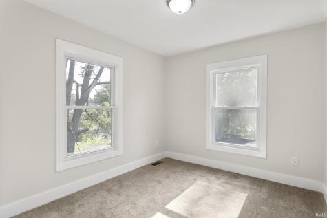 1015 Allen Avenue South Bend IN 46616