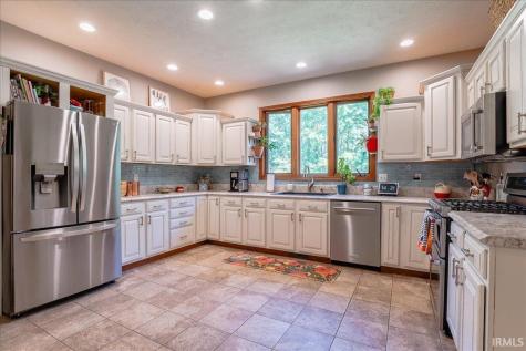 8201 Whitetail Trail Evansville IN 47711