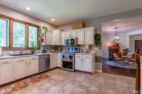 8201 Whitetail Trail Evansville IN 47711