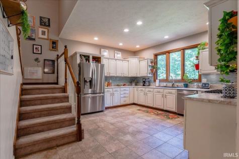 8201 Whitetail Trail Evansville IN 47711