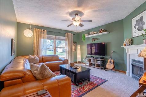 8201 Whitetail Trail Evansville IN 47711