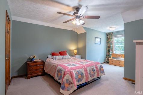 8201 Whitetail Trail Evansville IN 47711