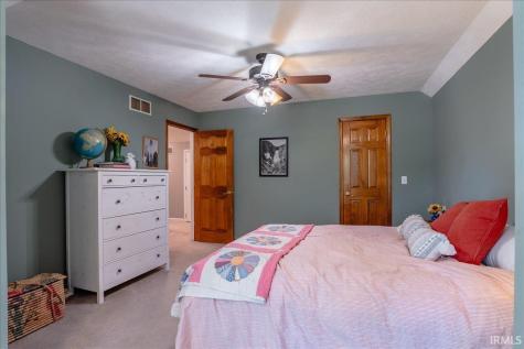 8201 Whitetail Trail Evansville IN 47711