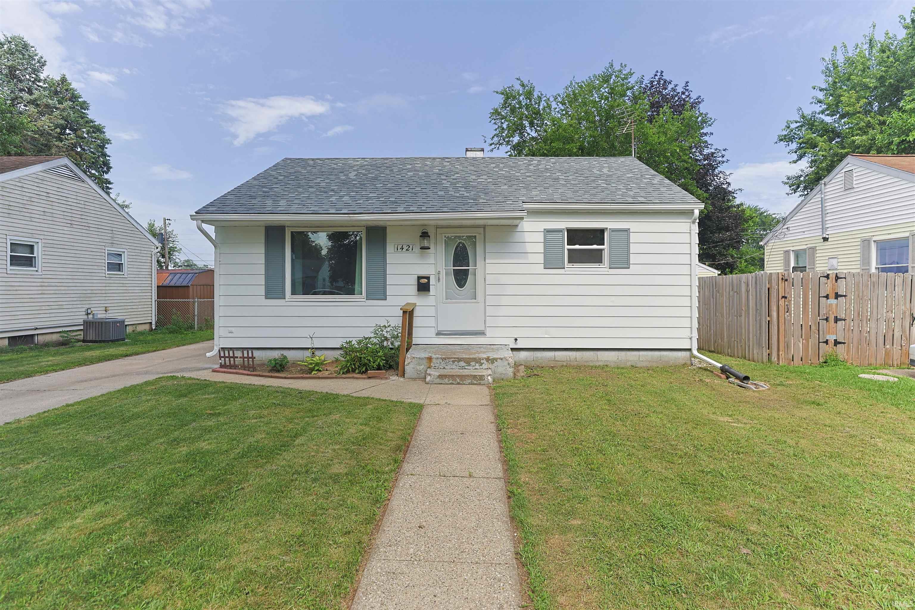 1421 Illinois Street South Bend IN 46628