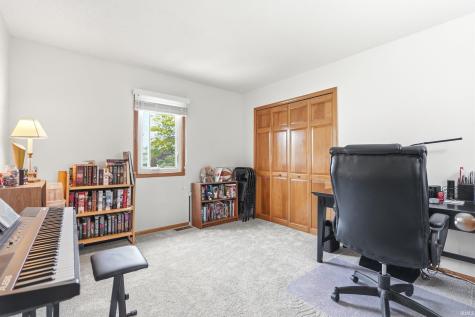 11317 Saint Ives Drive Fort Wayne IN 46818
