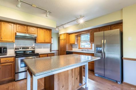 8915 Sunburst Lane Fort Wayne IN 46804