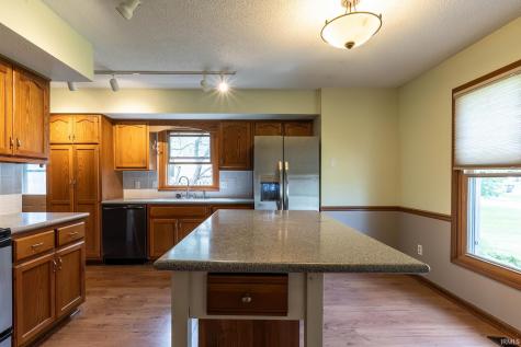 8915 Sunburst Lane Fort Wayne IN 46804