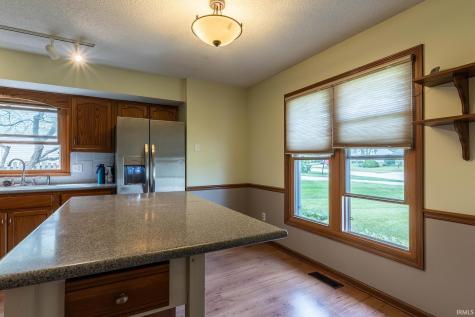 8915 Sunburst Lane Fort Wayne IN 46804
