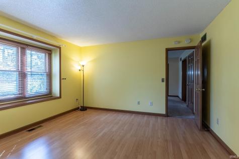 8915 Sunburst Lane Fort Wayne IN 46804