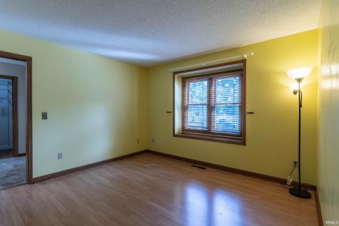 8915 Sunburst Lane Fort Wayne IN 46804