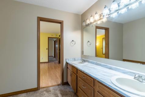 8915 Sunburst Lane Fort Wayne IN 46804