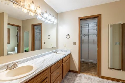 8915 Sunburst Lane Fort Wayne IN 46804