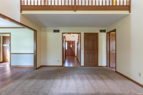 8915 Sunburst Lane Fort Wayne IN 46804