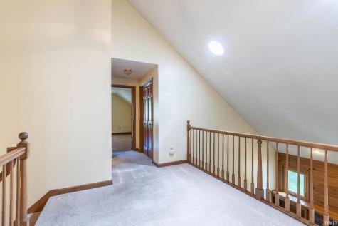 8915 Sunburst Lane Fort Wayne IN 46804