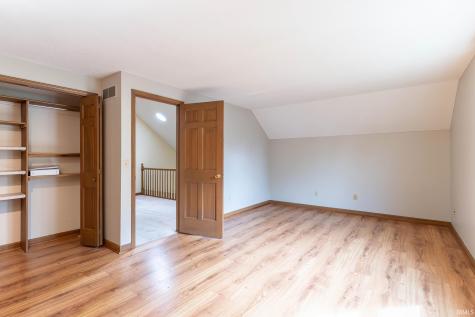 8915 Sunburst Lane Fort Wayne IN 46804