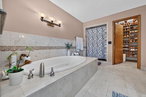 1410 Hawksview Drive Marion IN 46952