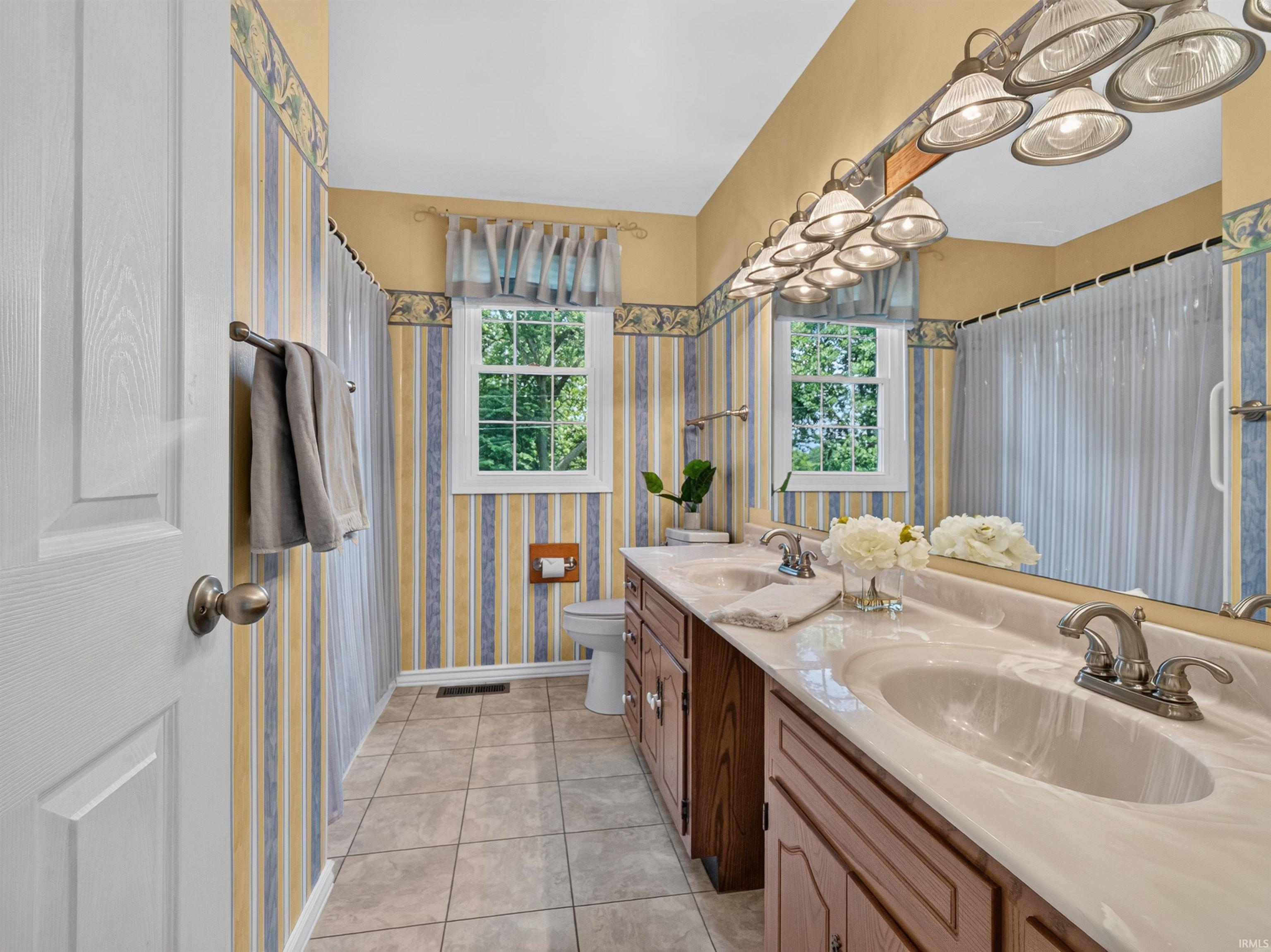 480 E Lynnwood Drive N Warsaw IN 46580