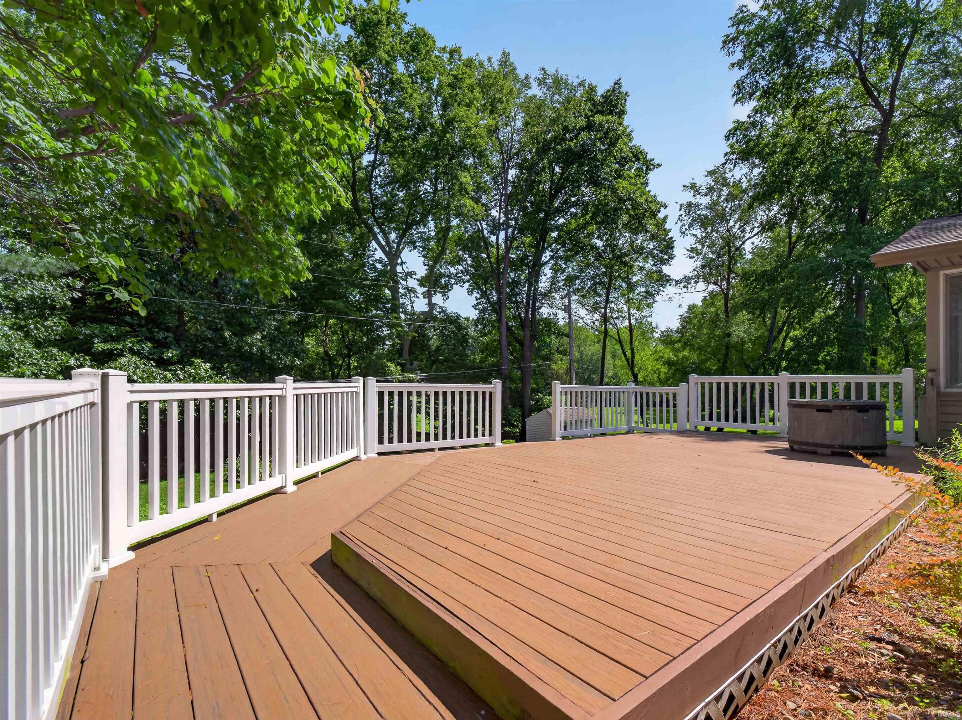 480 E Lynnwood Drive N Warsaw IN 46580
