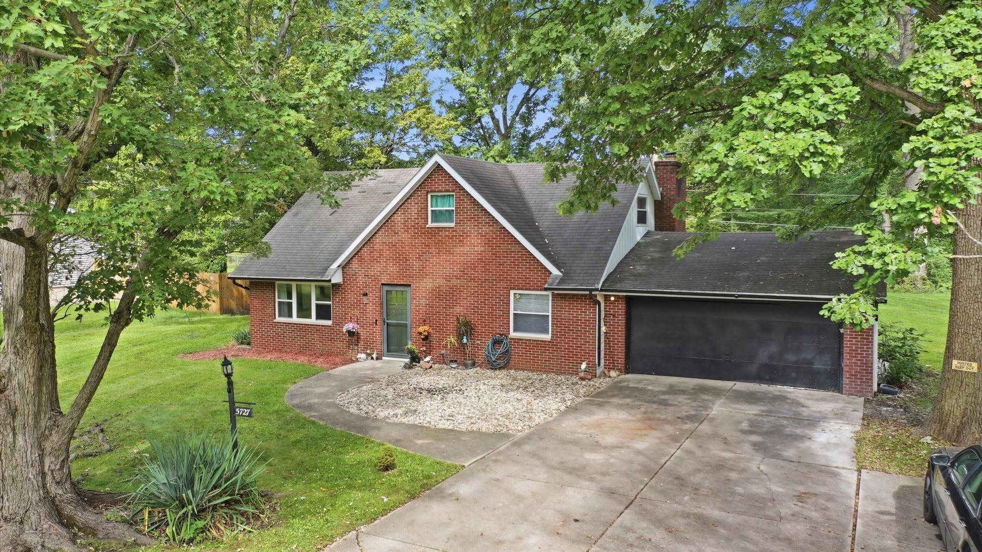 Fort Wayne IN, 5727 Woodlea Avenue