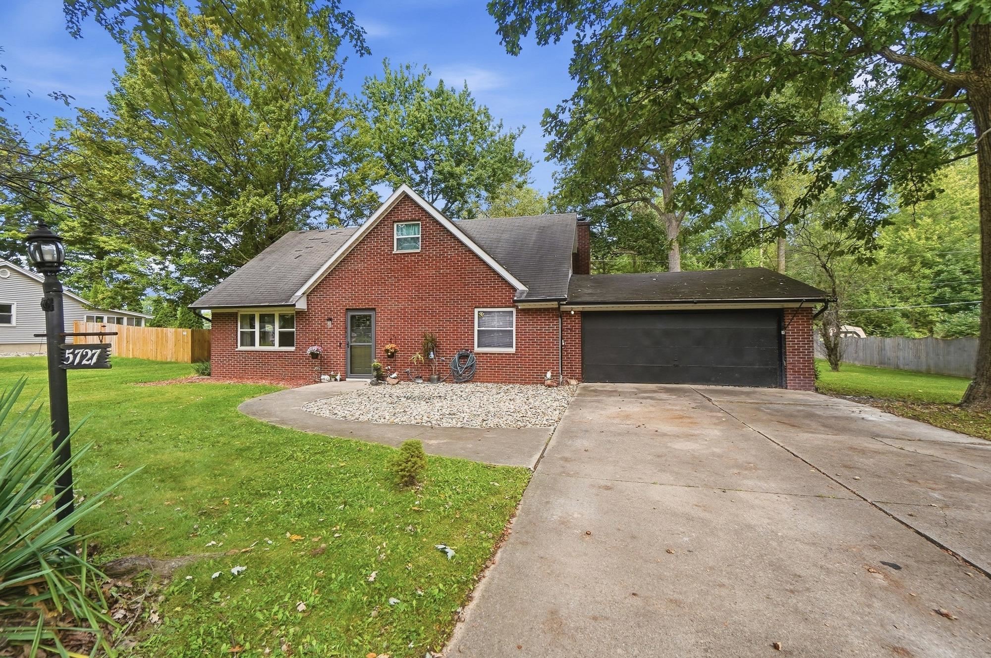 5727 Woodlea Avenue Fort Wayne IN 46835