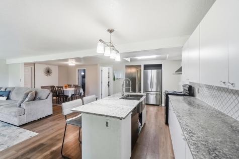 5727 Woodlea Avenue Fort Wayne IN 46835