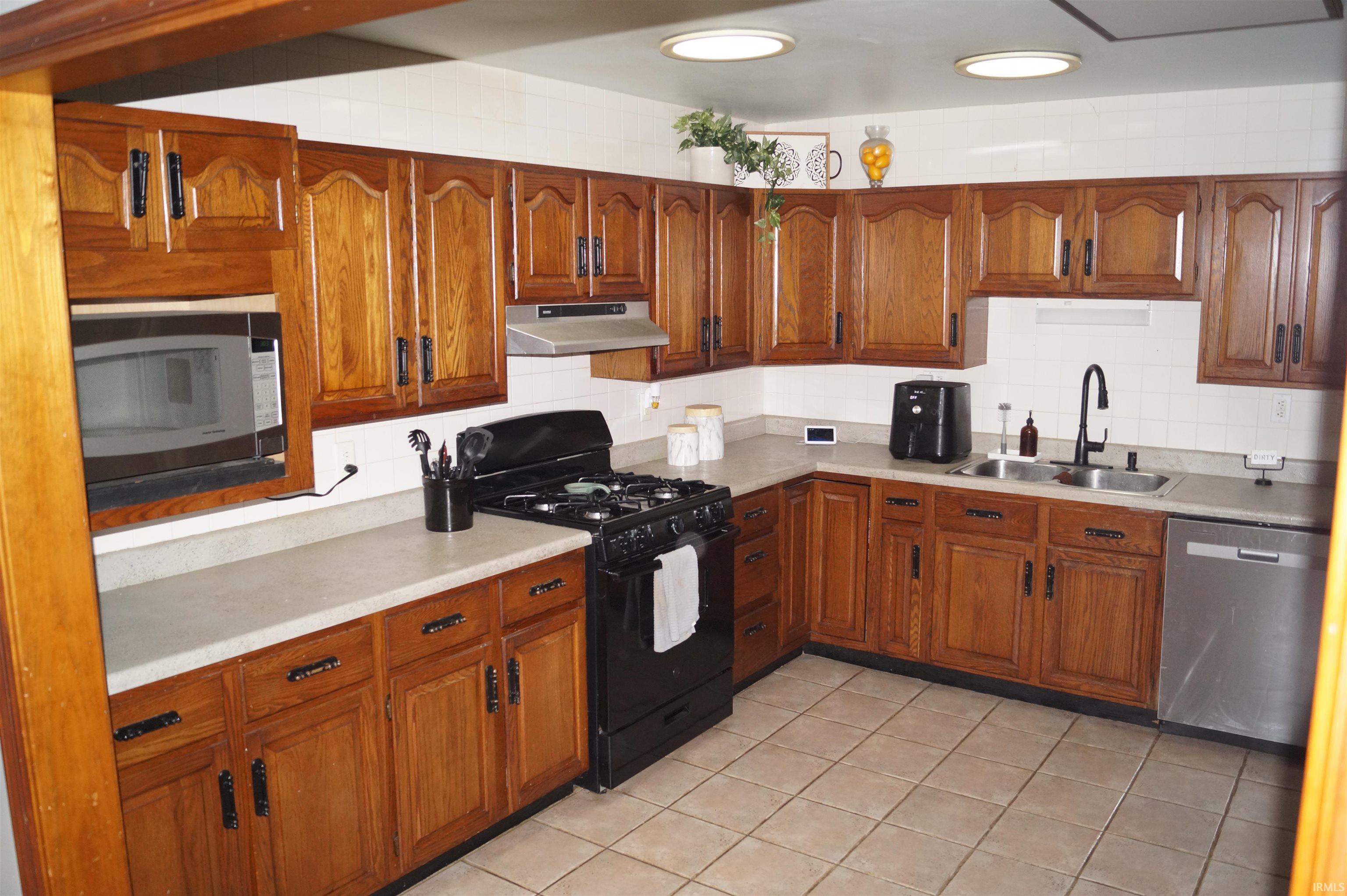 1916 Robin Drive Warsaw IN 46580
