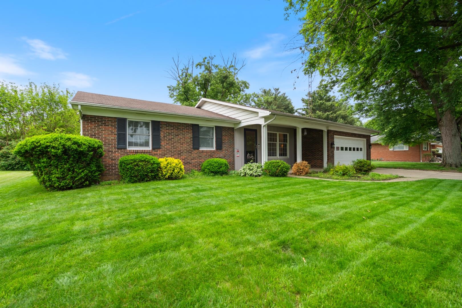 2201 Sally Street Warsaw IN 46580