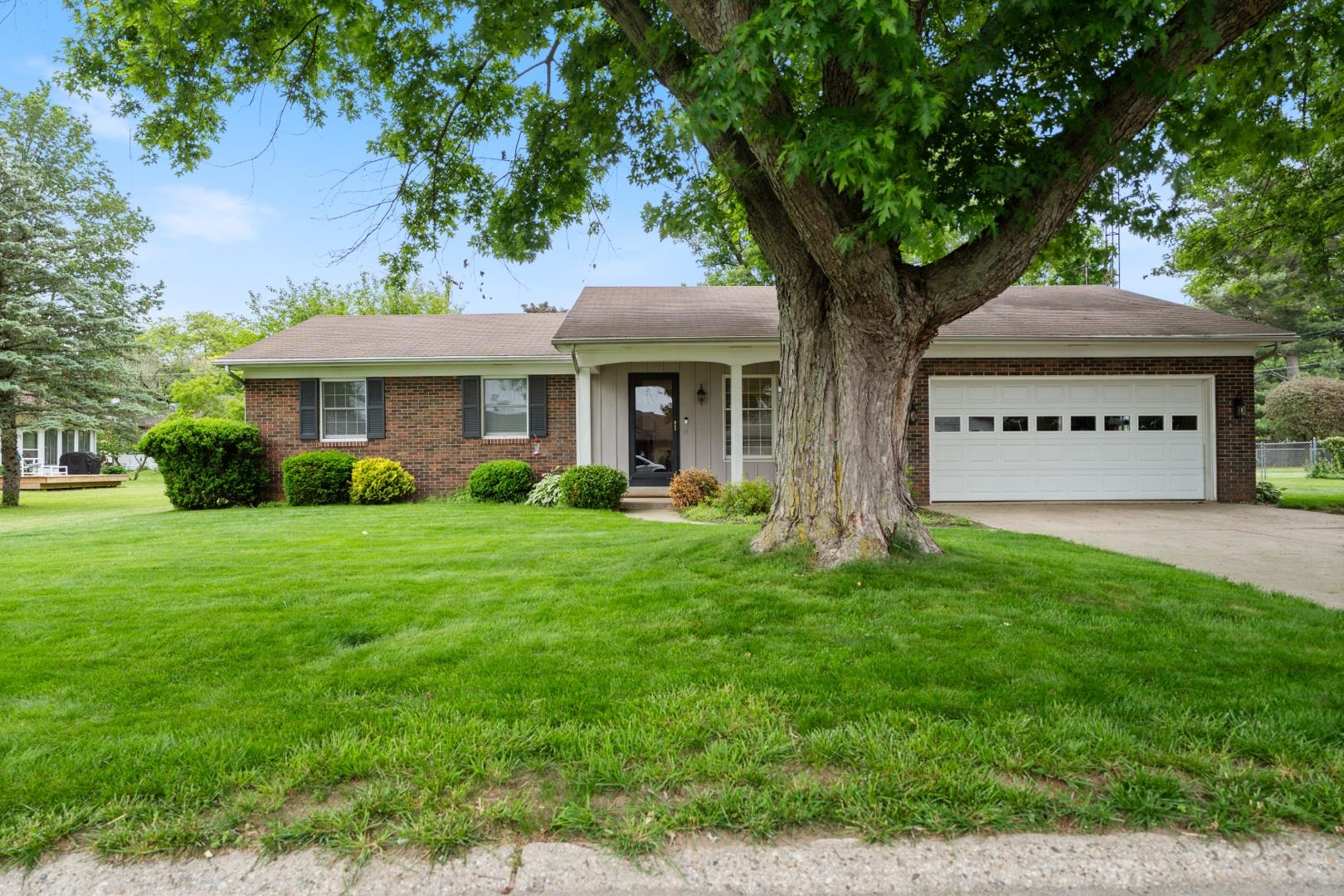 2201 Sally Street Warsaw IN 46580