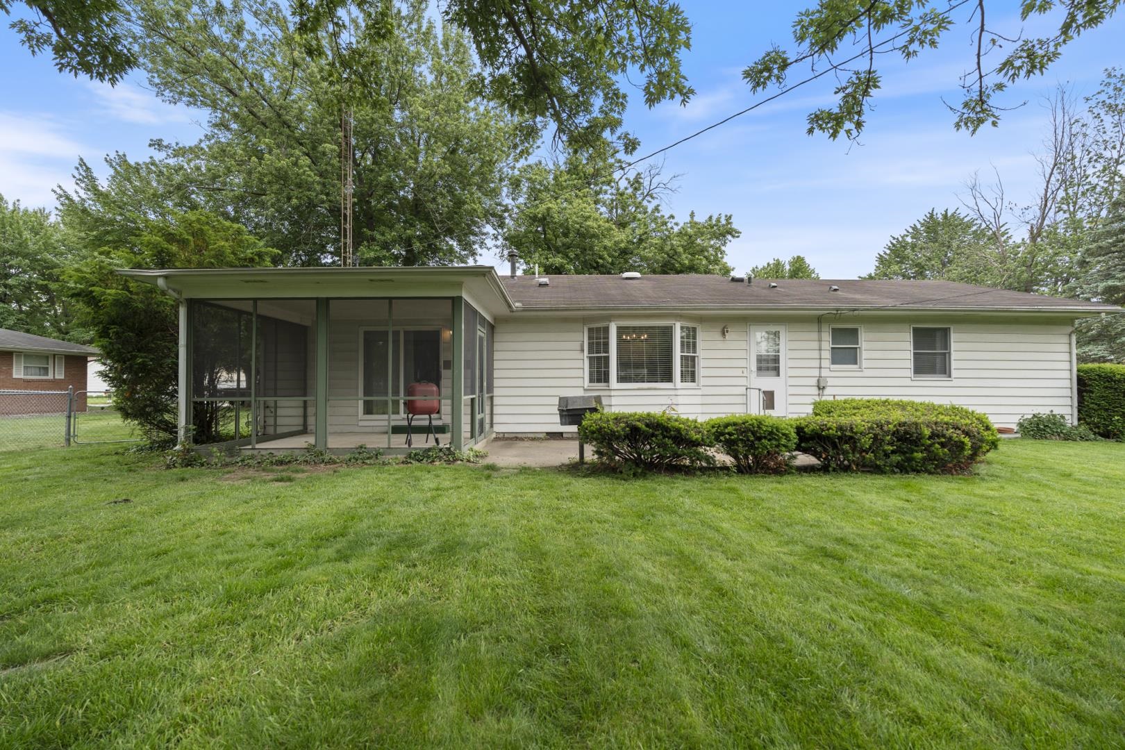 2201 Sally Street Warsaw IN 46580