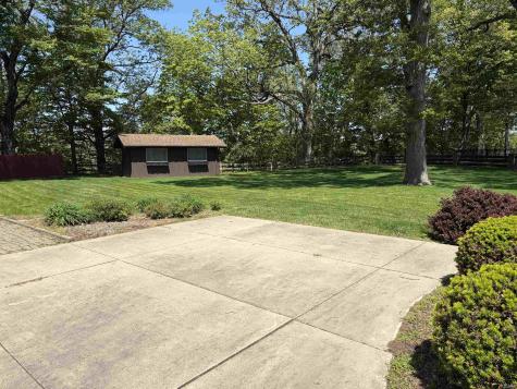 1828 N Royal Oaks Drive Monticello IN 47960