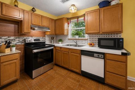 7361 W 585 S Road Huntingburg IN 47542