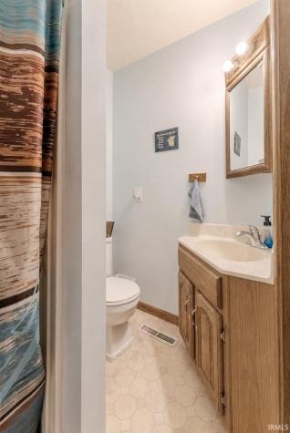 2340 E Kemo Avenue Warsaw IN 46582