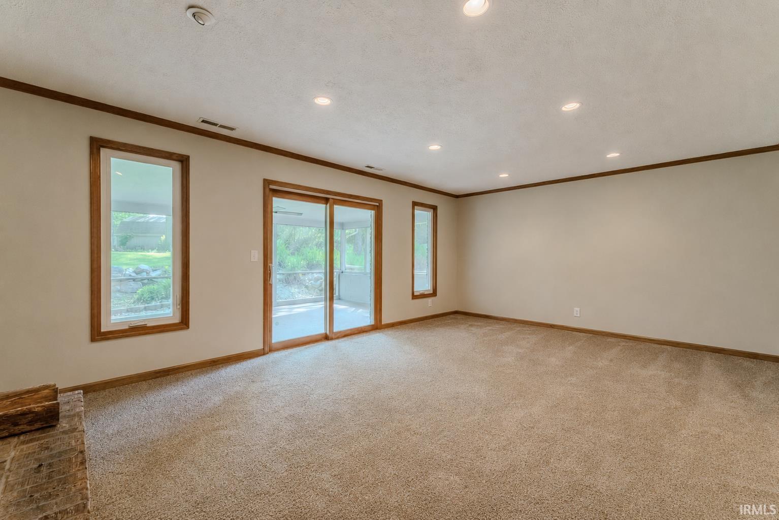 2340 E Kemo Avenue Warsaw IN 46582