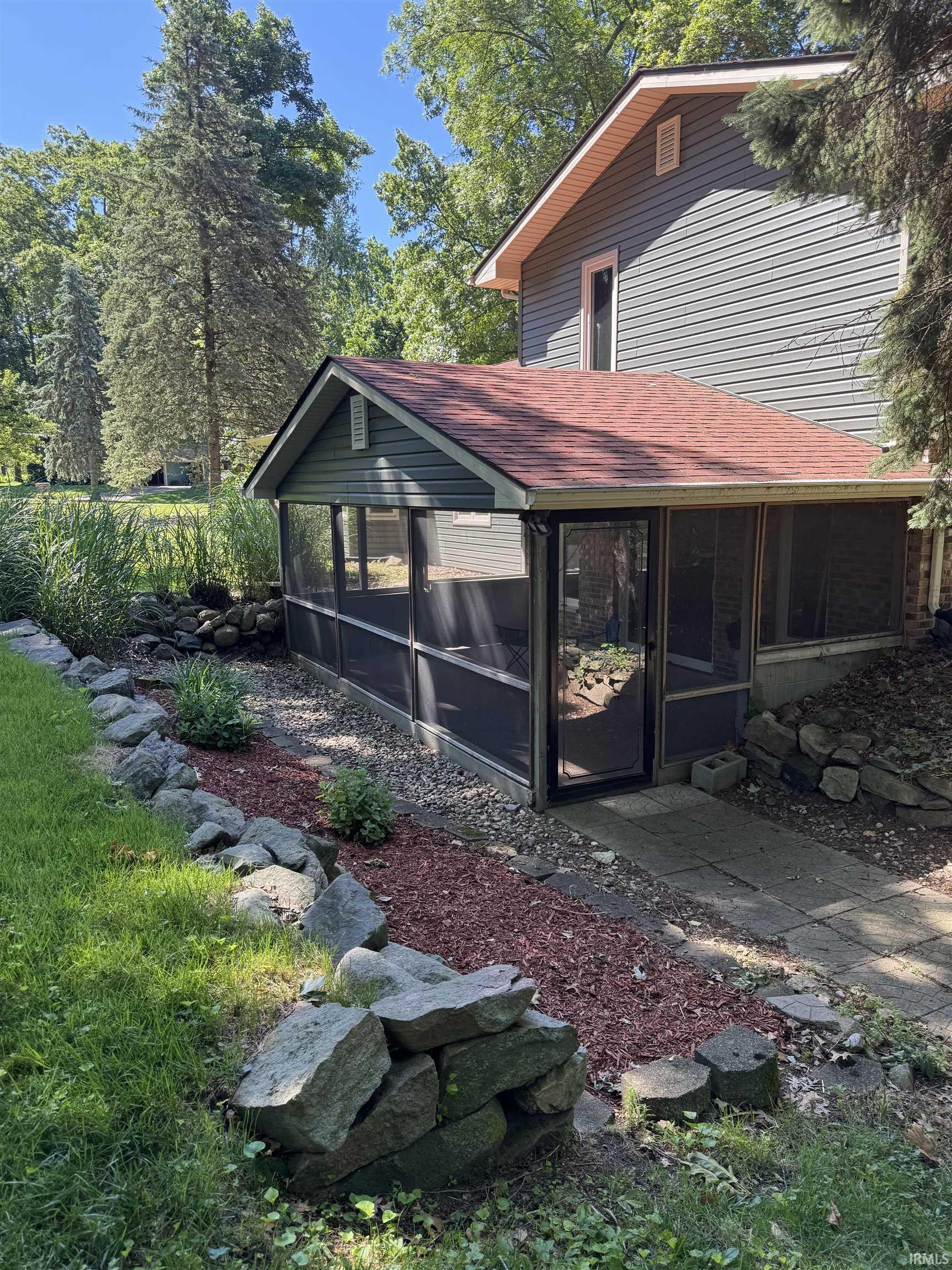2340 E Kemo Avenue Warsaw IN 46582
