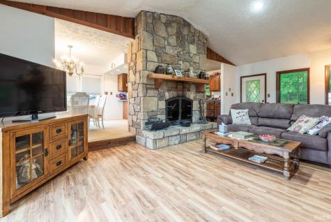 13305 E Hillview Lane Solsberry IN 47459