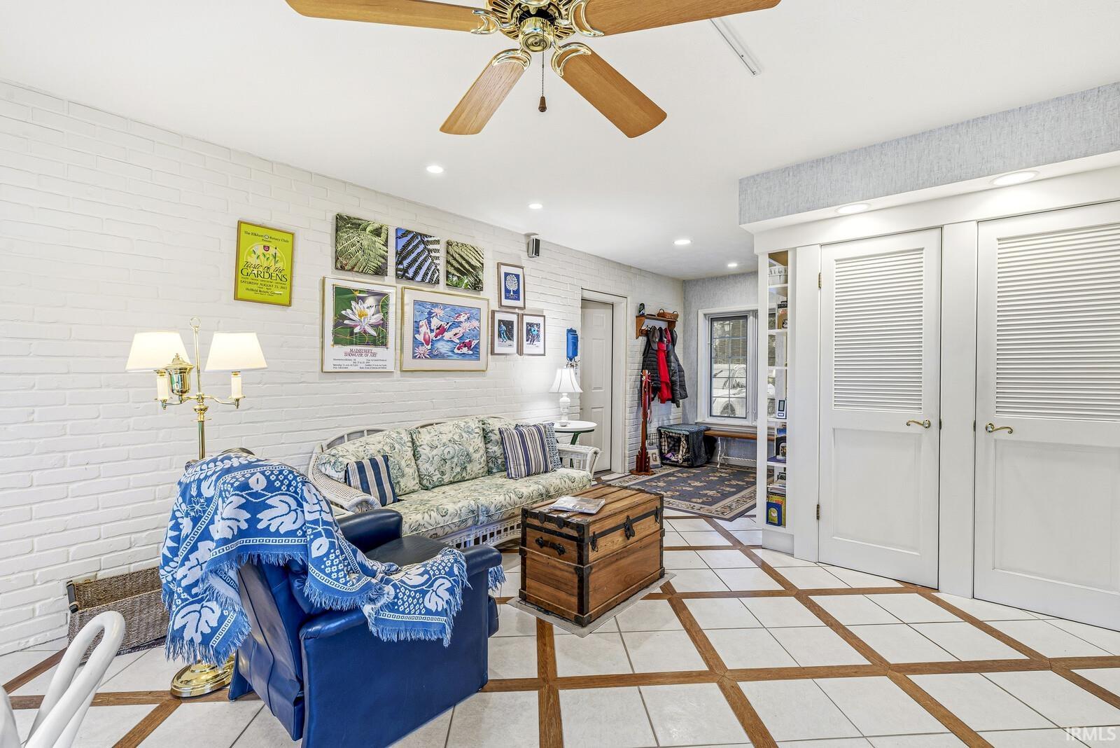 6 Clarendon Drive Elkhart IN 46516