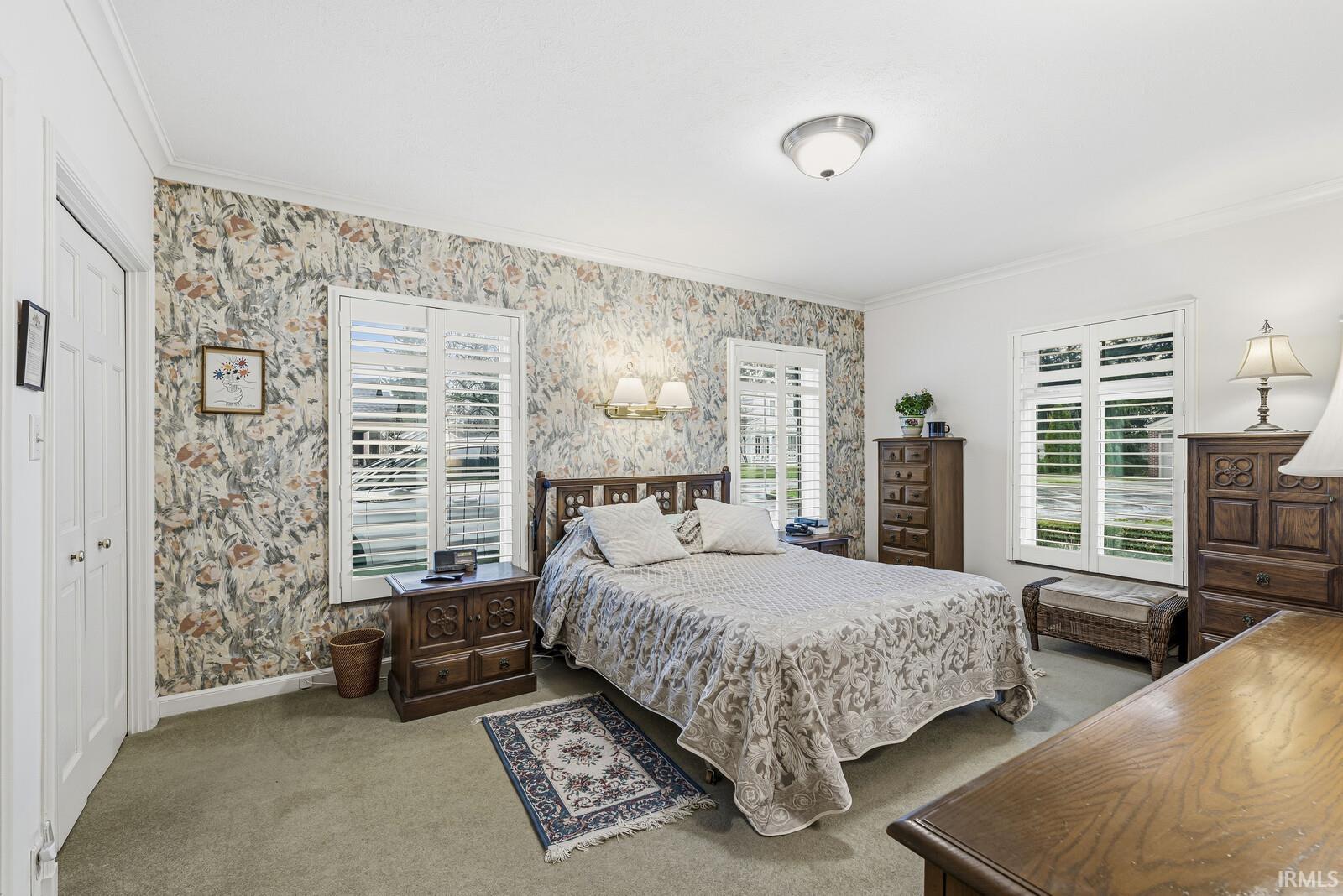 6 Clarendon Drive Elkhart IN 46516